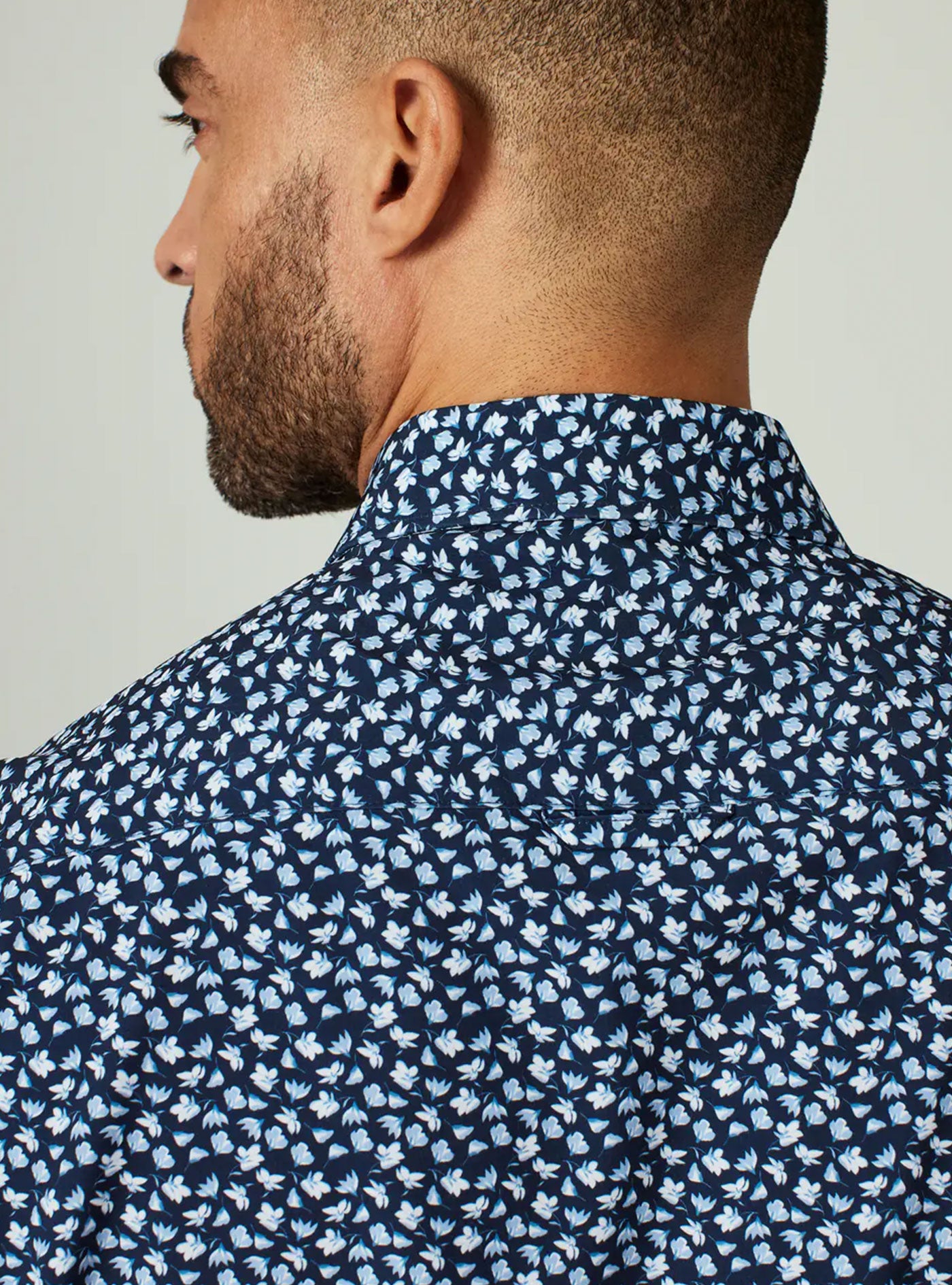 Cion Short Sleeve Shirt (Navy) Rear View | 7 Diamonds